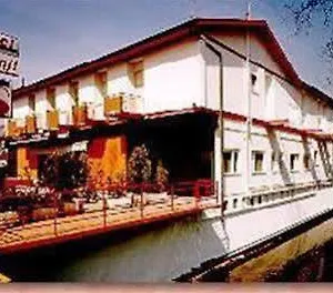hotel-tre-santi.hotelinveneto.com/